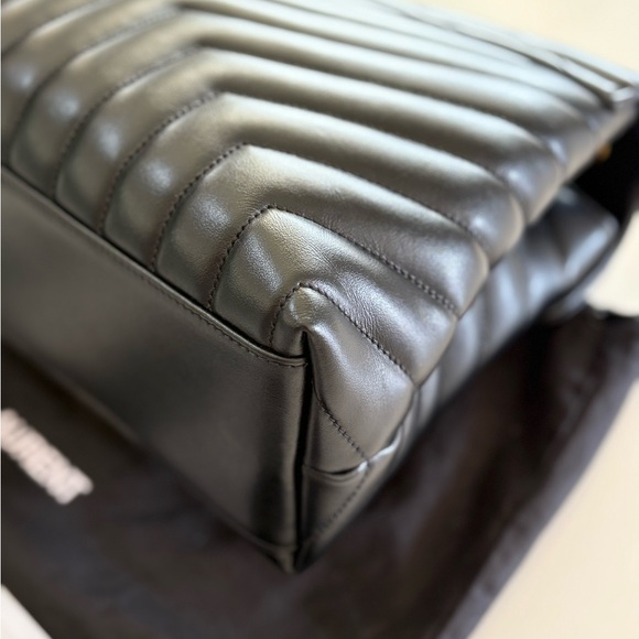 YVES SAINT LAURENT YSL LOULOU MEDIUM MATELASSE BLACK AND GOLD BAG EUC!!!! - Picture 15 of 17